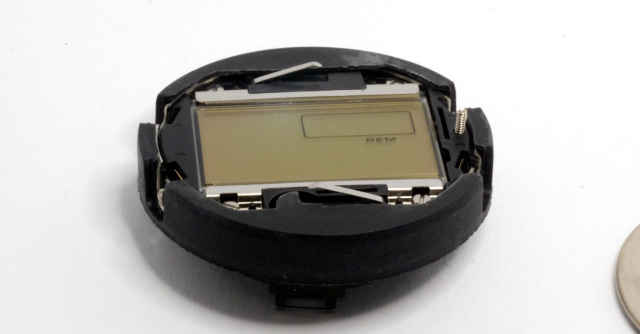 初代G-SHOCK DW-5600C-901レビュー｜加水分解した名機を分解・電池交換