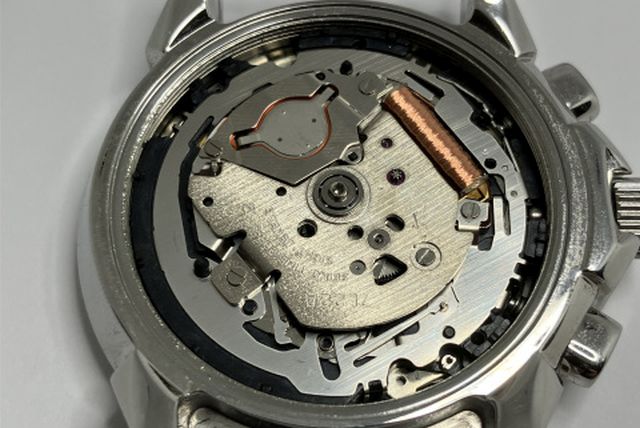 【名機7L22】セイコーKINETICクロノグラフ二次電池交換済チタンブレス 名機7L22】セイコー KINETIC クロノグラフ チタンブレス - メルカリ