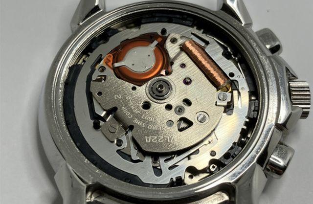 【名機7L22】極美品セイコーKINETICクロノグラフ二次電池交換済 7L22 SEIKOキネティック キャパシタ交換│めんてや for Watch
